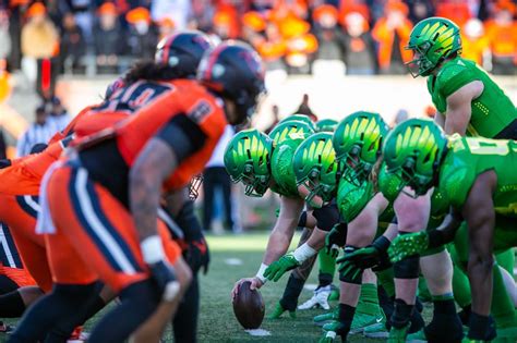 Oregon Ducks, Oregon State Beavers bring high stakes, murky .
